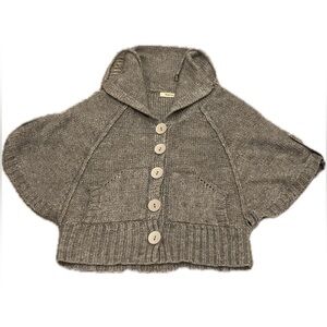 Verty Gray Buttoned Poncho Sweater with Pockets .